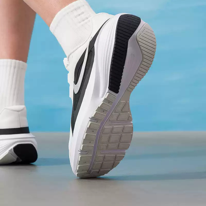 NIKE DOWNSHIFTER 14 Men's Runn - Lightweight Road Running Shoes 评论和价格