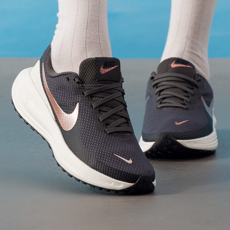 Nike Women's Shoes Original Li - Lightweight Road Running Shoes 评论和价格
